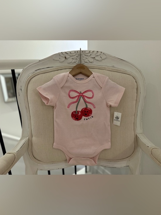 🍒 12~18 Mth Cute Pink Cherry Graphic Cotton Baby One-Piece NWT - Picture 5 of 5